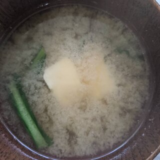 小松菜と豆腐の味噌汁